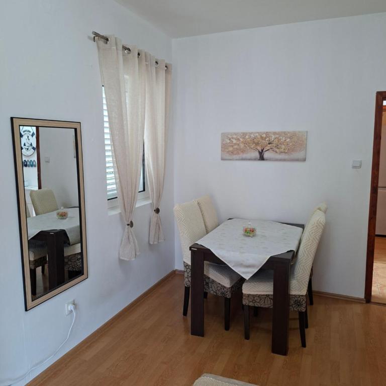 Apartment Sweet Home Vujović - Apartment - 8