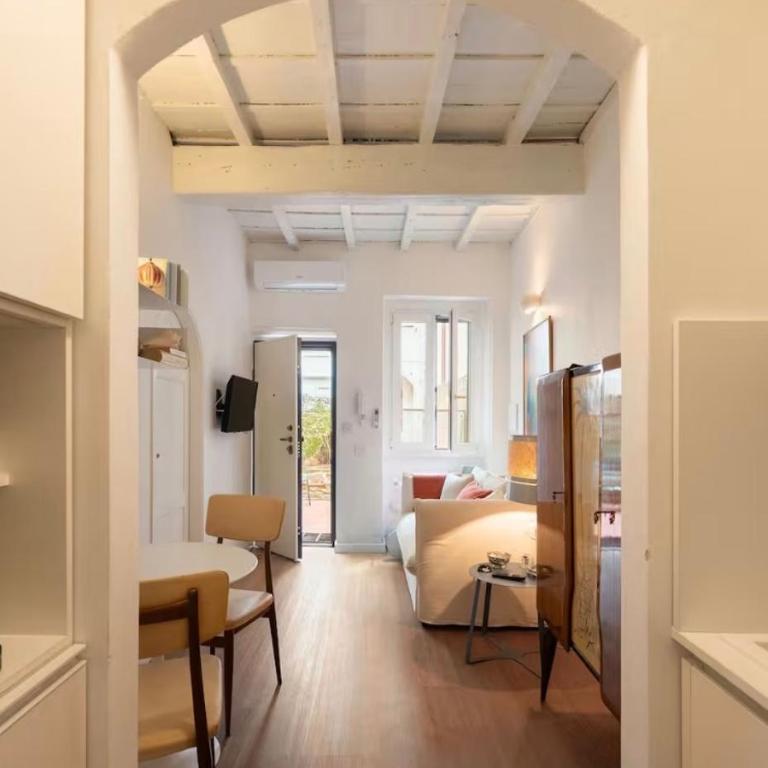 Fully Renovated Cosy Oltrarno Apartment with patio - Appartamento con 1 Camera da Letto - 2