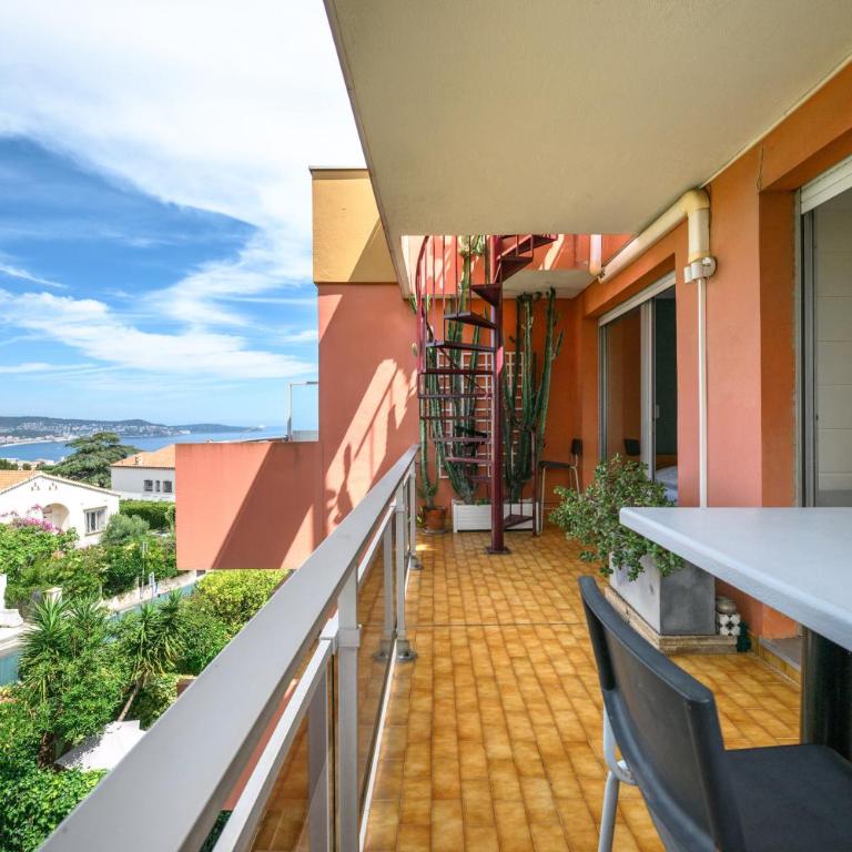 Rooftop Terrace – Sea View, Pool, Parking & A/C - Apartment mit Terrasse - 10