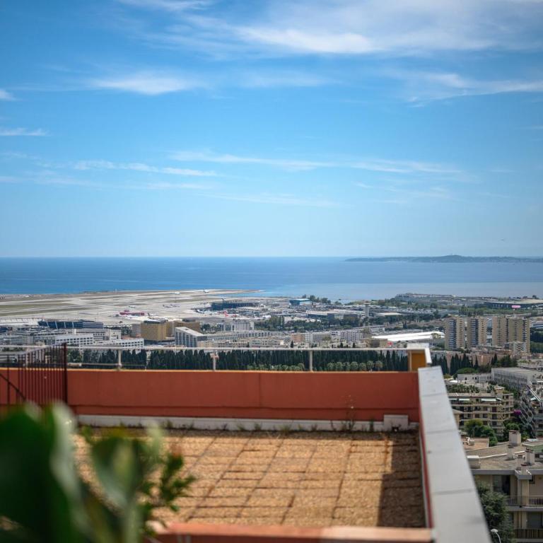 Rooftop Terrace – Sea View, Pool, Parking & A/C - Apartment mit Terrasse - 40