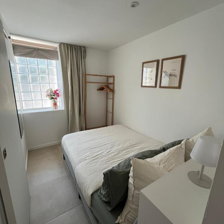 Studio rénové au coeur du centre ville de la londe les maures - Appartement 1 Chambre - 23