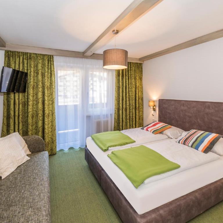 Hotel Garni Wieshof - Deluxe Doppelzimmer mit Balkon - 2