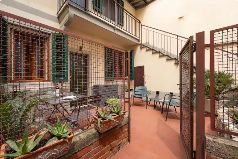 Fully Renovated Cosy Oltrarno Apartment with patio - Appartamento con 1 Camera da Letto - 10