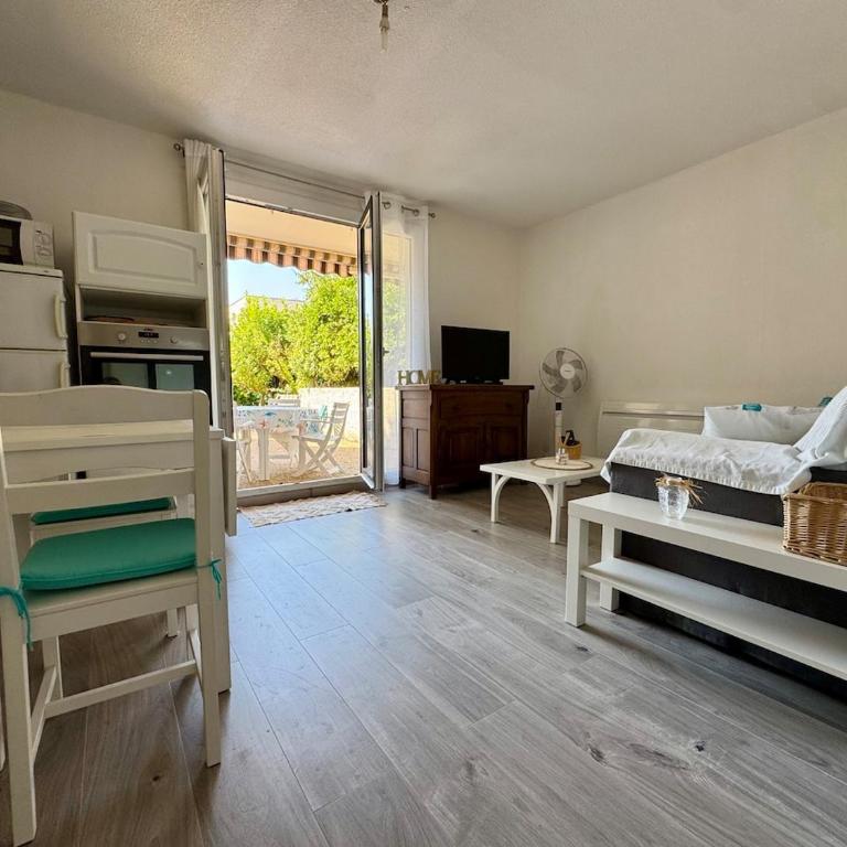 Joli rez de jardin centre-ville de la londe les maures - Apartamento de 1 dormitorio con vistas al jardín - 5