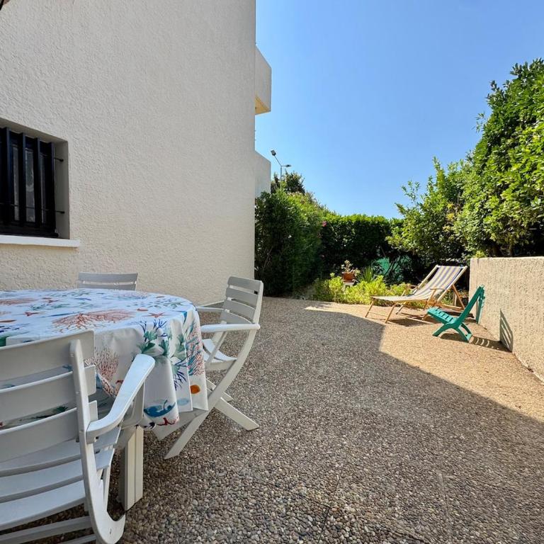 Joli rez de jardin centre-ville de la londe les maures - Apartamento de 1 dormitorio con vistas al jardín - 14
