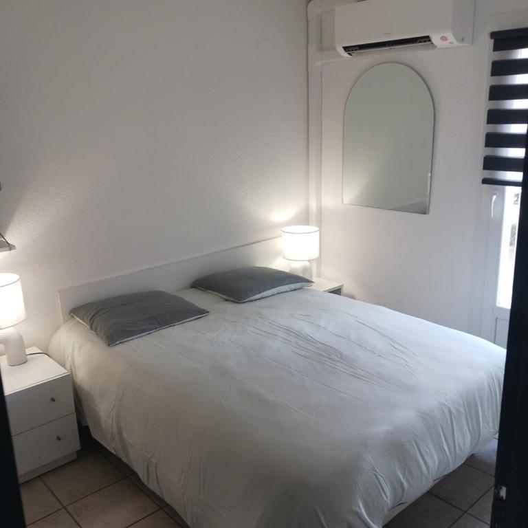 Bienvenue - Two-Bedroom Apartment - 4