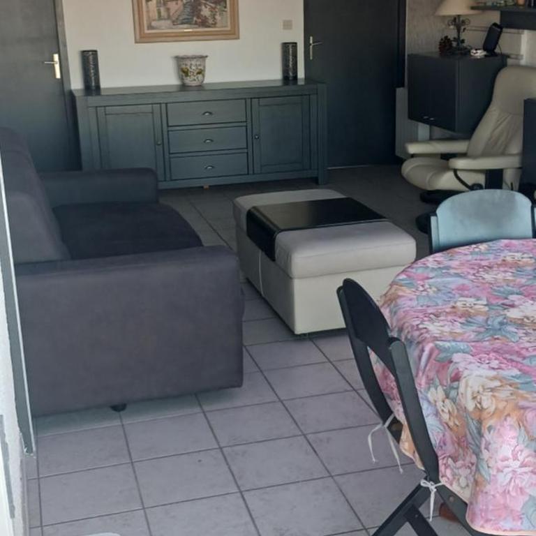 Bienvenue - Two-Bedroom Apartment - 5