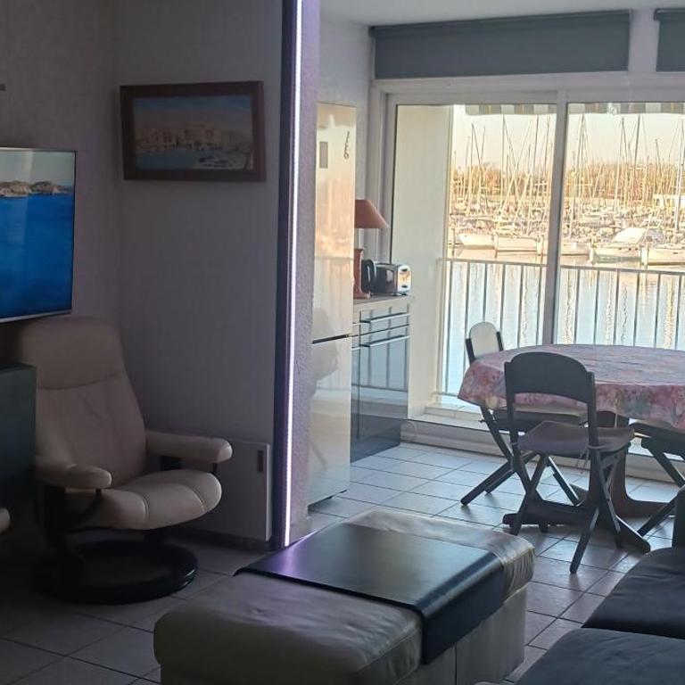 Bienvenue - Two-Bedroom Apartment - 15