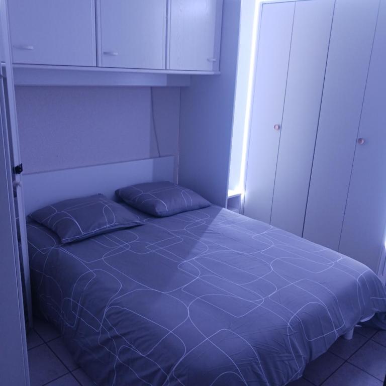 Bienvenue - Two-Bedroom Apartment - 16