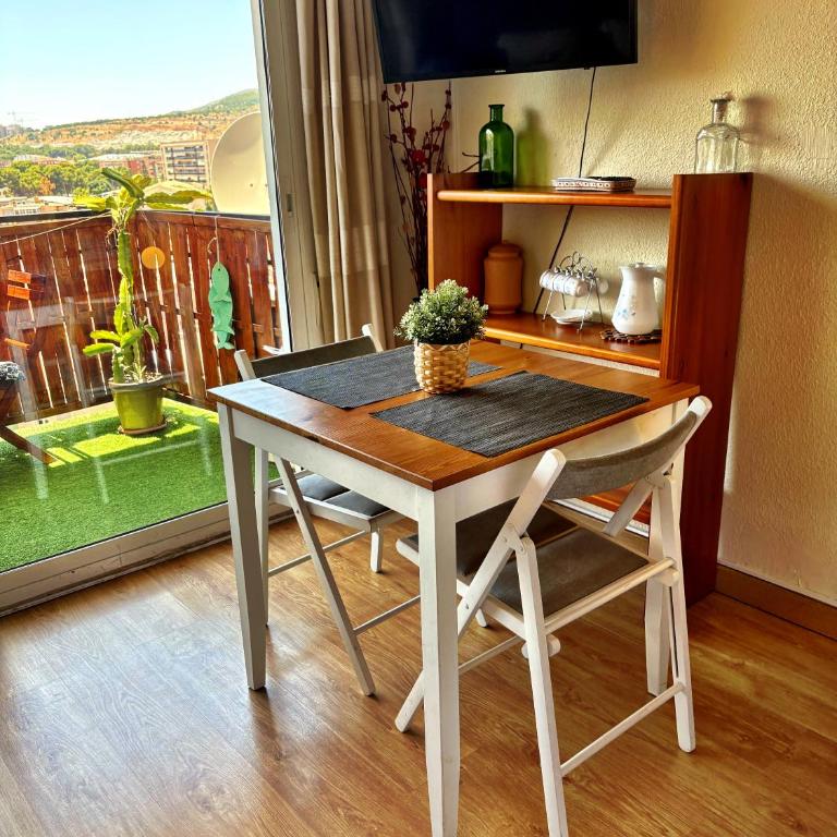City Central Upper Floor Sunny Terrace - Apartamento Estudio - 11