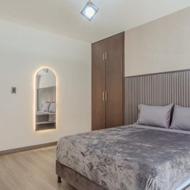 Espectacular duplex con jacuzzi 5 habitaciones, 5 baños Provenza, Medellin - Apartment - 3