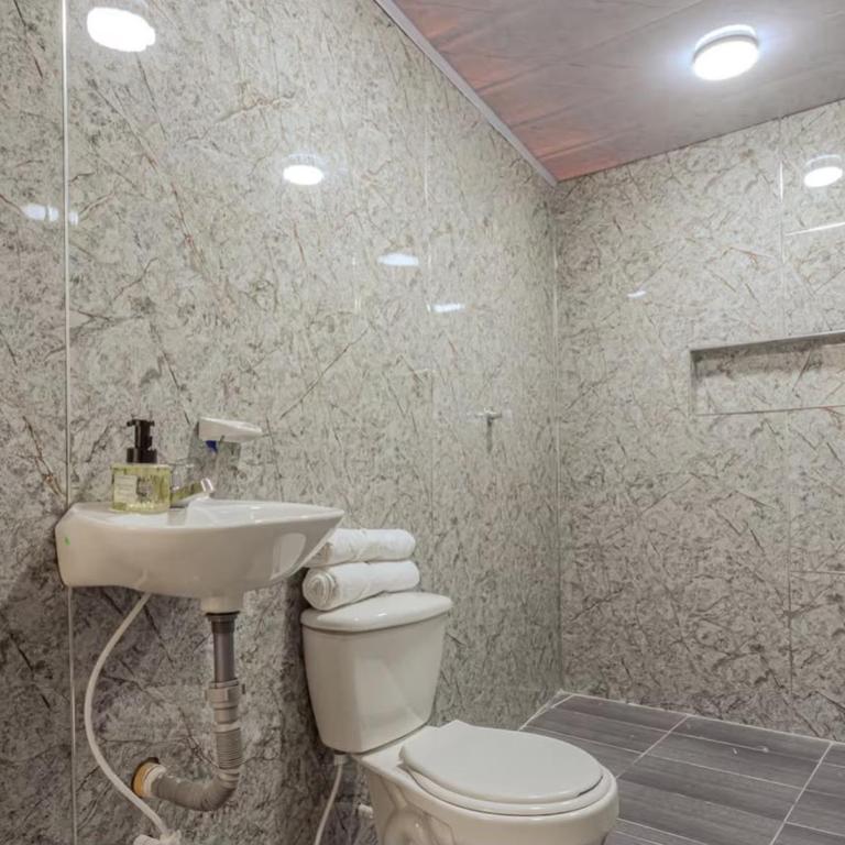 Espectacular duplex con jacuzzi 5 habitaciones, 5 baños Provenza, Medellin - Apartment - 9