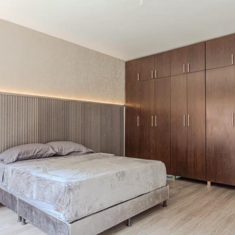 Espectacular duplex con jacuzzi 5 habitaciones, 5 baños Provenza, Medellin - Apartment - 11