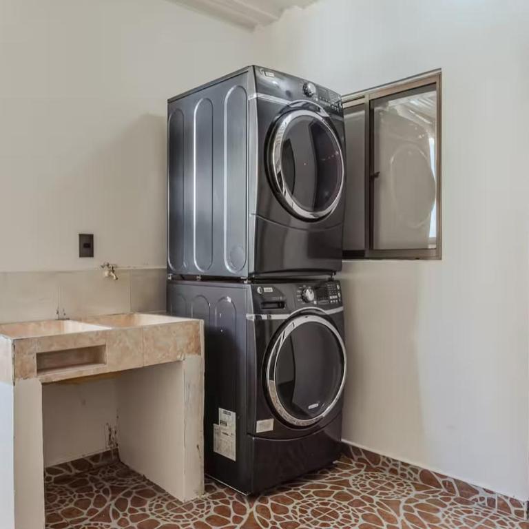 Espectacular duplex con jacuzzi 5 habitaciones, 5 baños Provenza, Medellin - Apartment - 15