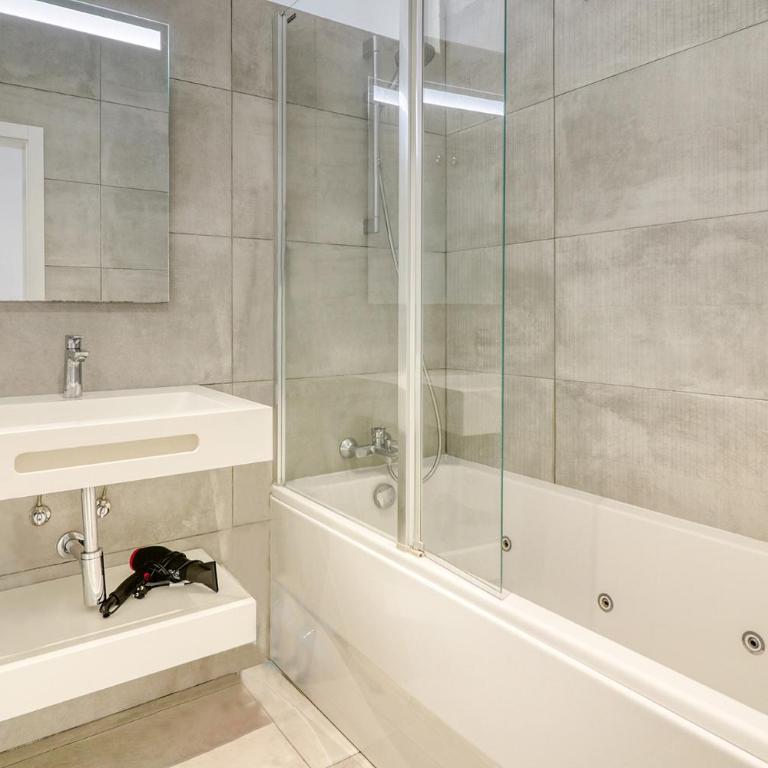 Alse Homes Adeje - Deluxe Doppelzimmer mit Balkon und Meerblick - 4