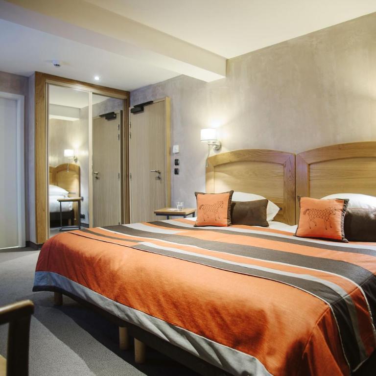 Hotel Beaucour - Chambre de Charme avec Douche ou Baignoire Balnéo - 26