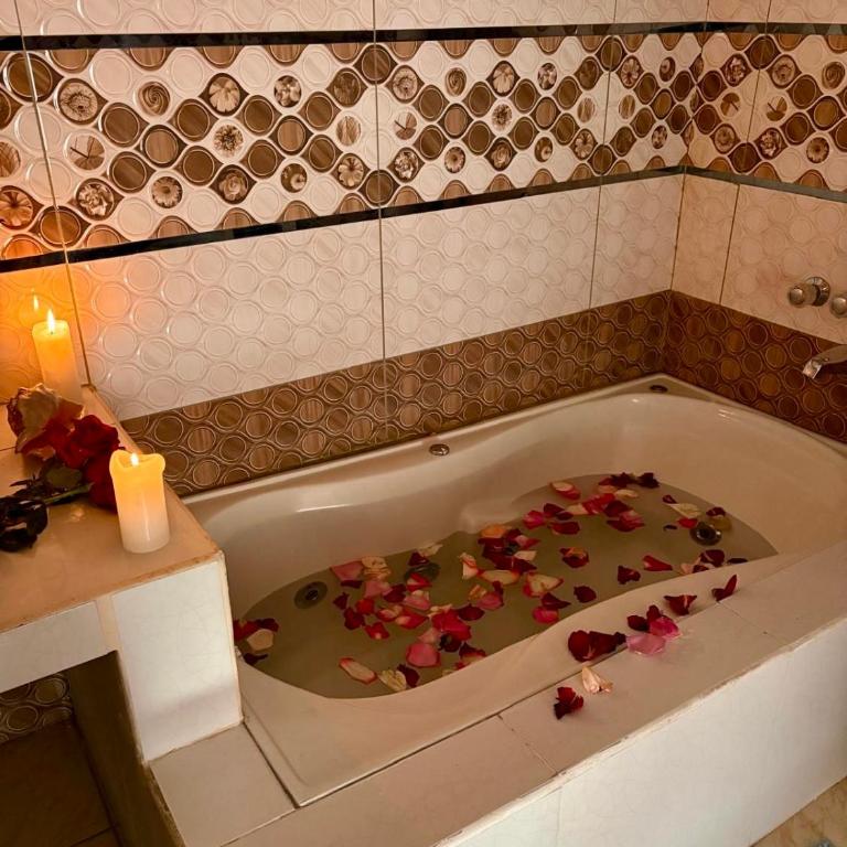 3BR Loft, City Center, Jacuzzi Tub, Mountian Views - Apartamento de 3 dormitorios - 6
