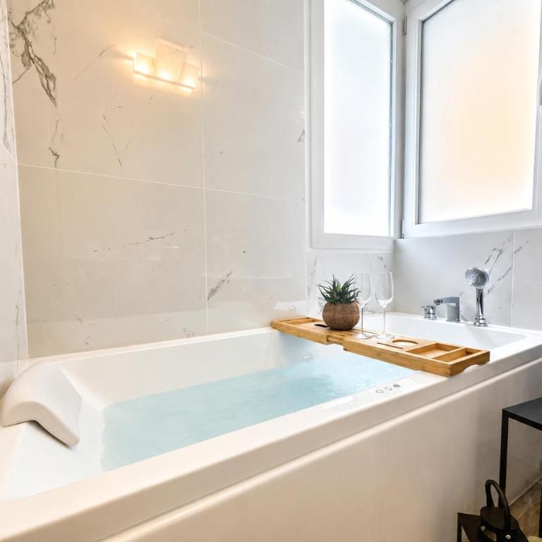 Como N 5 Luxury Apartment - Jacuzzi & Private Terrace - One-Bedroom Apartment - 4