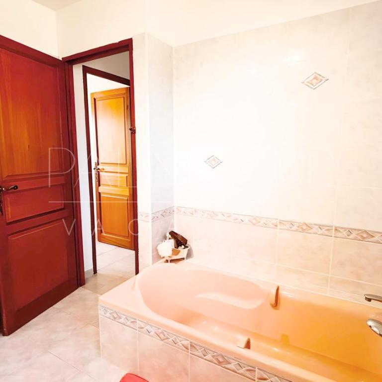 Villa Mitoyenne authentique avec Jacuzzi et Jardin - PALMAZUR VACANCES - Maison 3 Chambres - 45