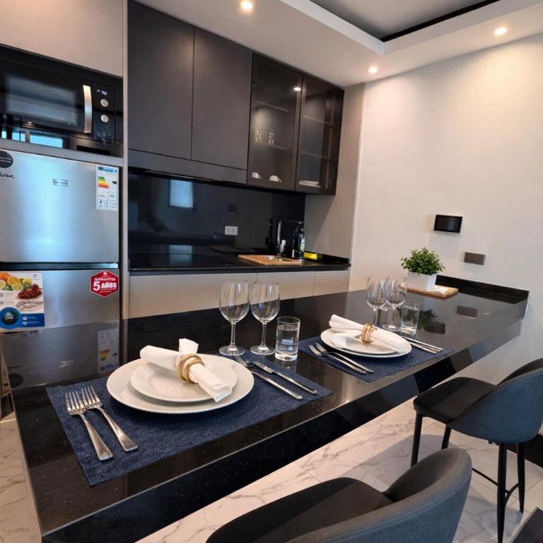 Absolute luxury in Equipetrol, with pool, rooftop, and gym - One-Bedroom Apartment - 4