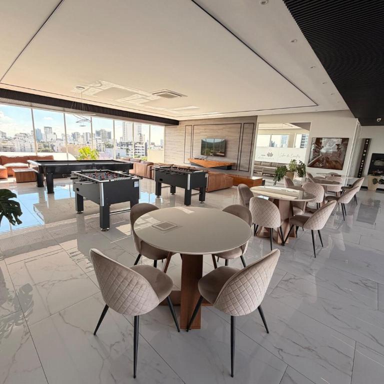 Absolute luxury in Equipetrol, with pool, rooftop, and gym - One-Bedroom Apartment - 16