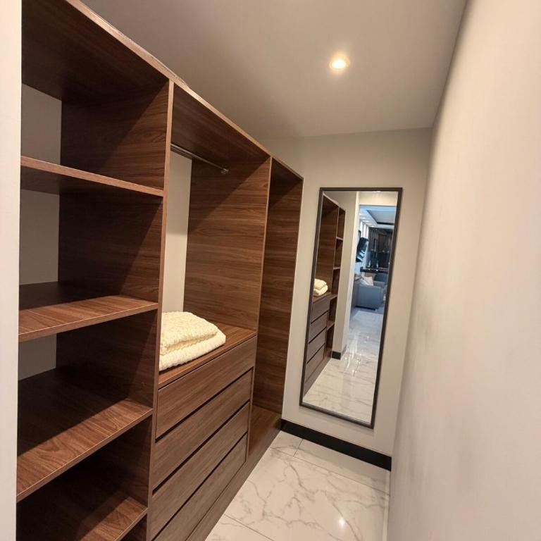 Absolute luxury in Equipetrol, with pool, rooftop, and gym - One-Bedroom Apartment - 23