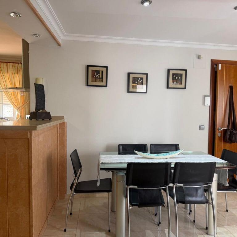 Apartamento de 2 habitaciones y balcon cerca de la playa - Apartment - 3