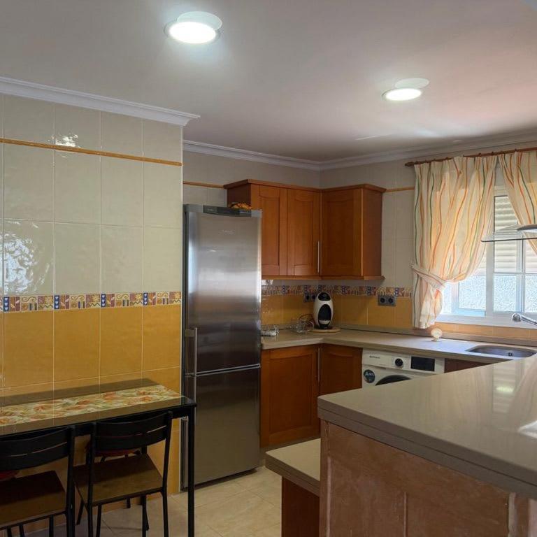 Apartamento de 2 habitaciones y balcon cerca de la playa - Apartment - 9