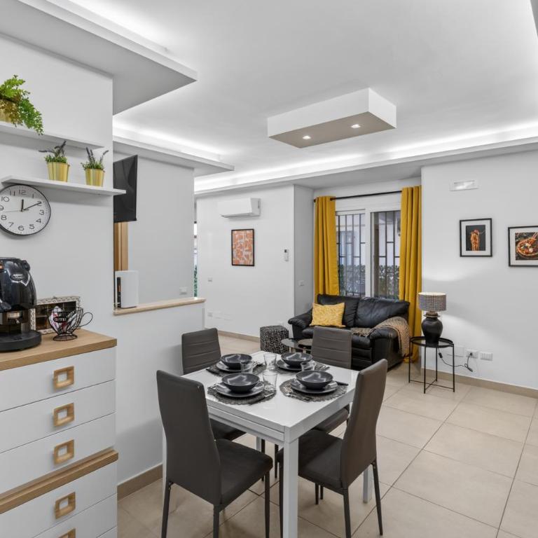 Philomena Home Pompei Centro - Appartamento con 2 Camere da Letto - 2