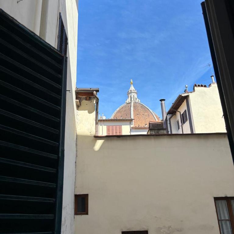 Charming Flat with Duomo View - One-Bedroom Apartment - 11