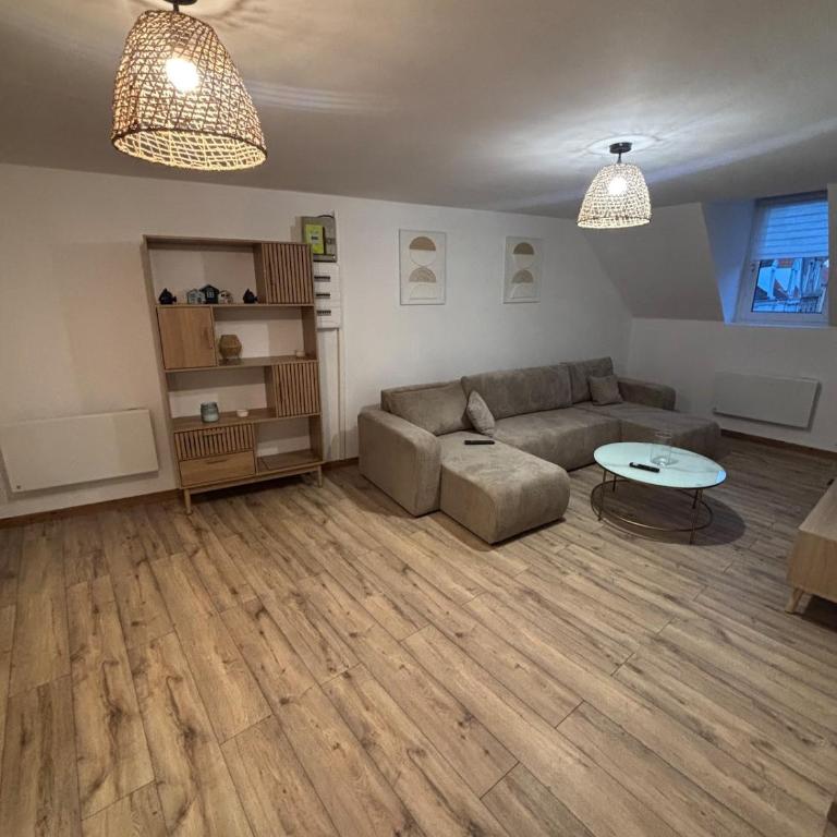 Le Cocon - Two-Bedroom Apartment with City View - 1