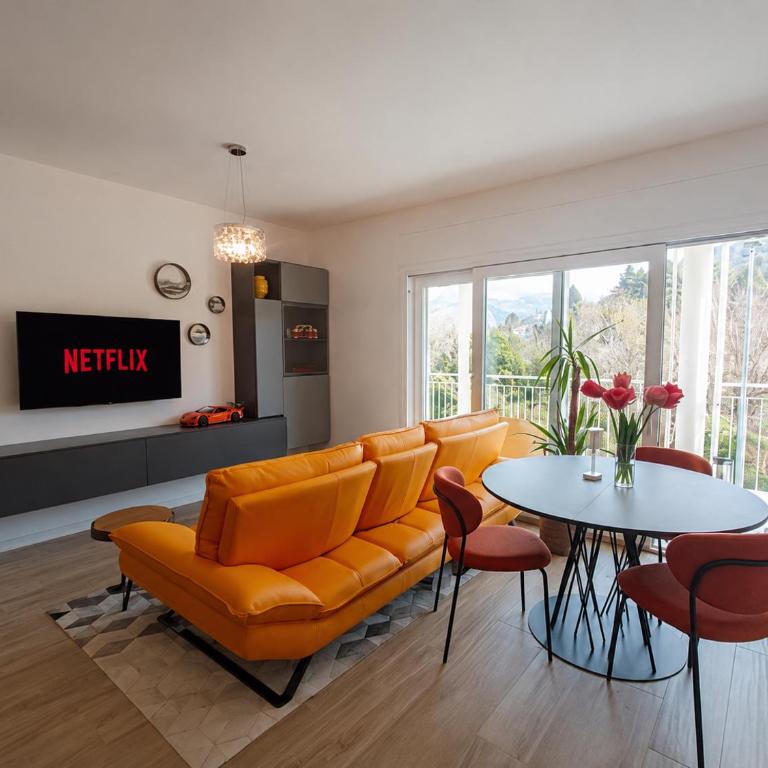 Como N 5 Luxury Apartment - Jacuzzi & Private Terrace - One-Bedroom Apartment - 2