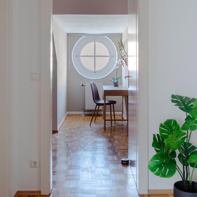 Quiet Courtyard Altstadt Suite - 2BR, Lift & Free Parking by HERO HOMES Graz - Two-Bedroom Apartment - 20