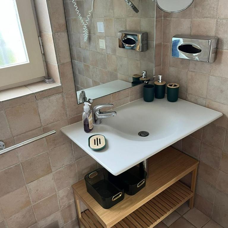 Appartement 11 en duplex - LES SUITES DE ROBINSON - Résidence avec piscine en bord de Siagne, à Mandelieu-La-Napoule - Appartement 1 Chambre Supérieur - 14