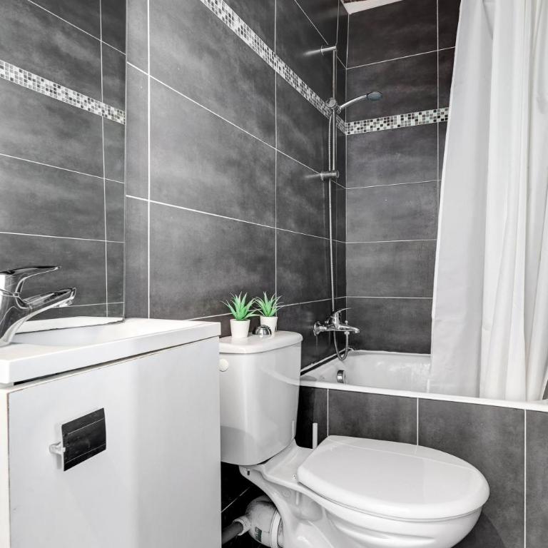 BnBNova - Le Marais Republique - Studio - 16