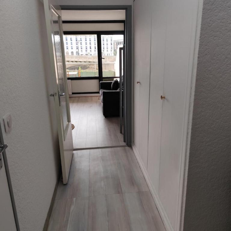 grand studio avec terrasse - Appartement 1 Chambre - 11