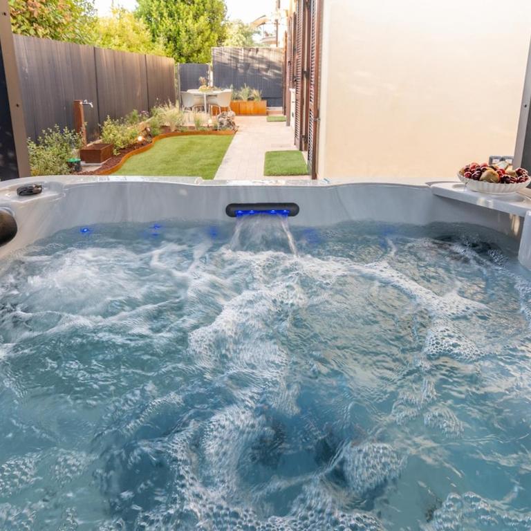 Luxury Garden Suite with Private Heated jacuzzi - Appartamento Classic con 1 Camera da Letto e Letto King-Size - 36