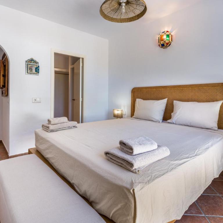 Can Rafalet Casa y piscina cerca de Cala Vadella - Casa - 25
