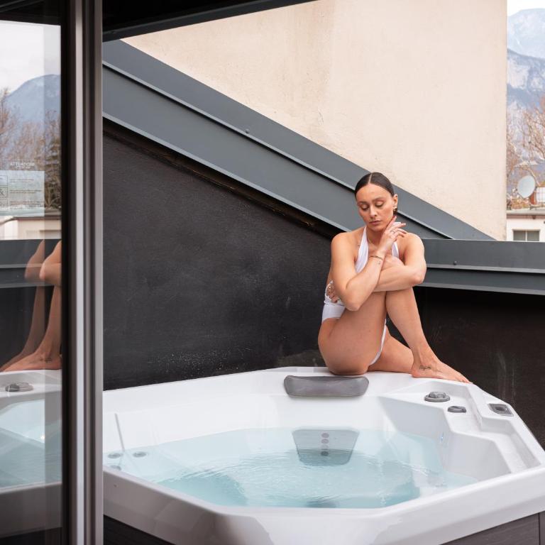 SOUL OF TRENTO Exclusive Jacuzzi Loft - Appartamento con 1 Camera da Letto e Vasca Idromassaggio - 7