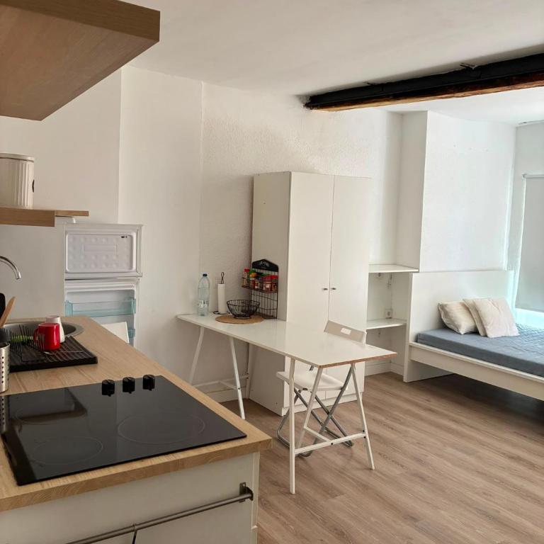 SanSat - One-Bedroom Apartment - 1