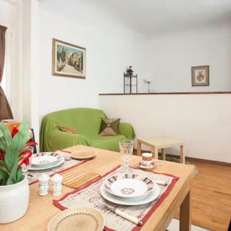 Hidden Gem near Duomo Cathedral Sleeps 4 - One-Bedroom Apartment - 1