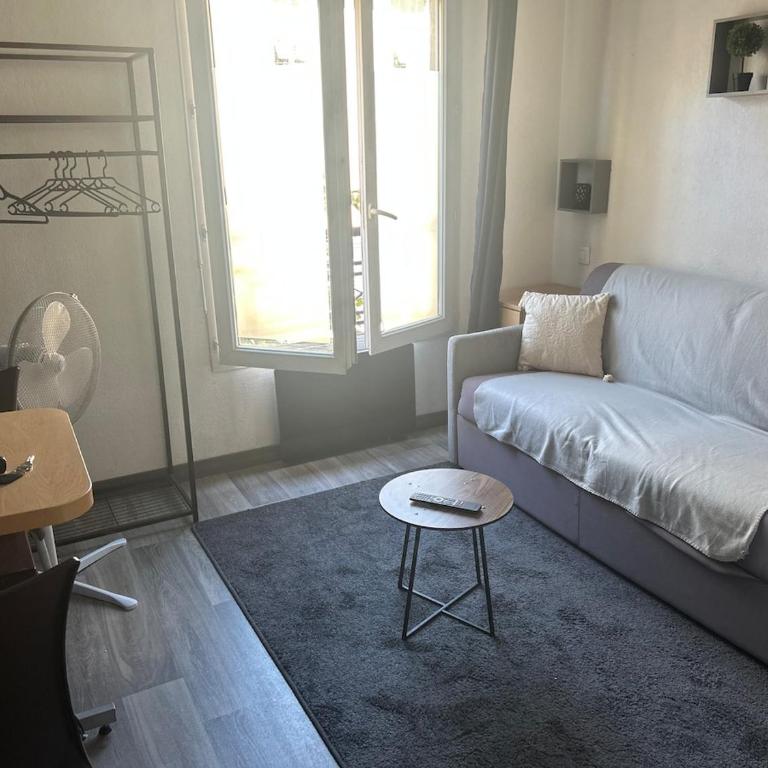Studio à Nice Calme et Tout Équipé - Apartamento de 1 dormitorio - 1