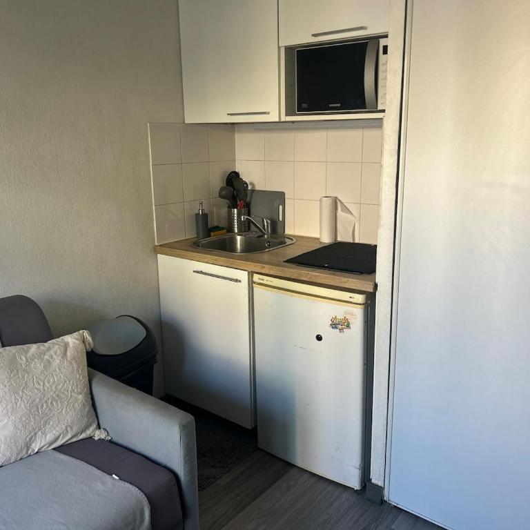 Studio à Nice Calme et Tout Équipé - Apartamento de 1 dormitorio - 4