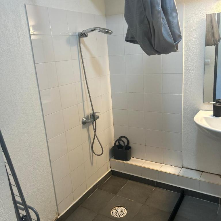Studio à Nice Calme et Tout Équipé - Apartamento de 1 dormitorio - 5