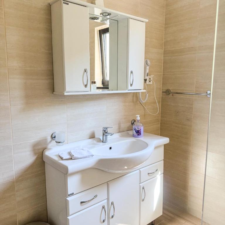 Val Lux Apartmani - Apartment mit Meerblick - 6