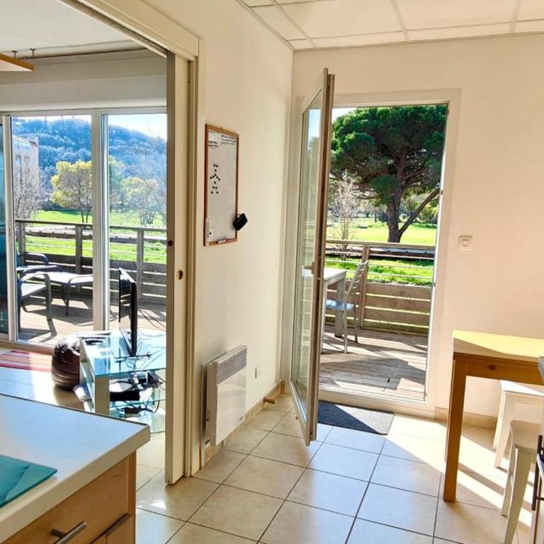 Appartement spacieux avec piscine - Appartement - 8