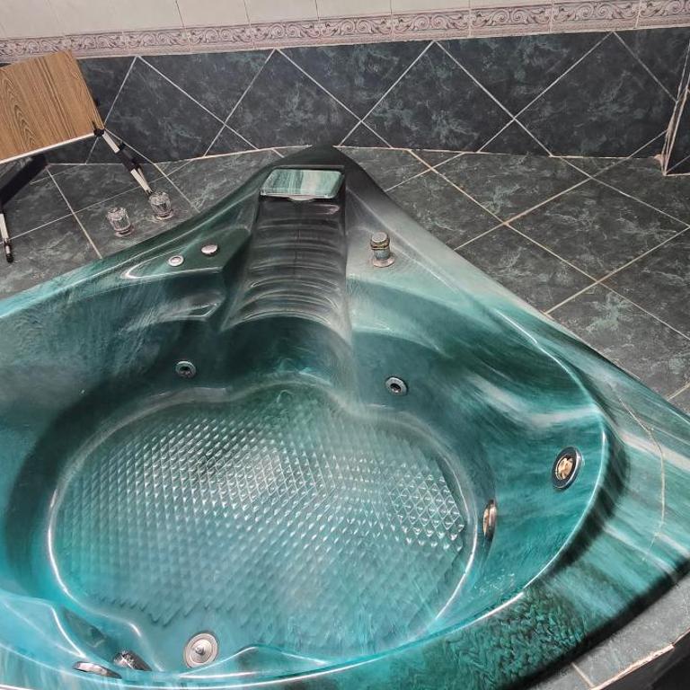 Habitaciones a 15 minutos del AIFA - Chambre Double avec Baignoire Spa - 3