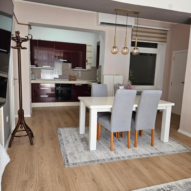 TheDozo - 1BDR Modern, Central, Newly Renovated - Apartman sa 2 Spavaće Sobe - 3