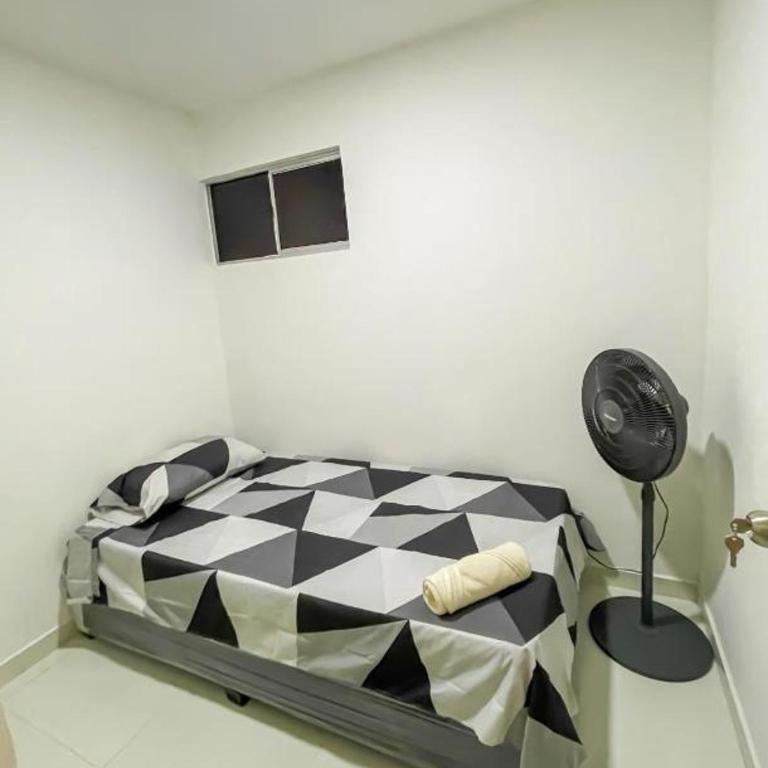 Apartamento Acogedor Cerca de la Playa y Zonas Turísticas - Three-Bedroom Apartment - 11