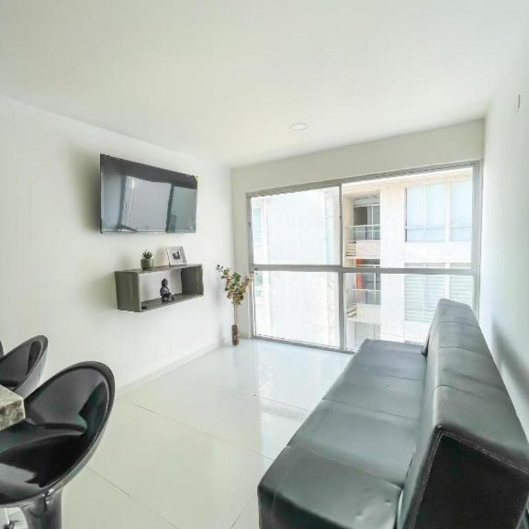Apartamento Acogedor Cerca de la Playa y Zonas Turísticas - Three-Bedroom Apartment - 1